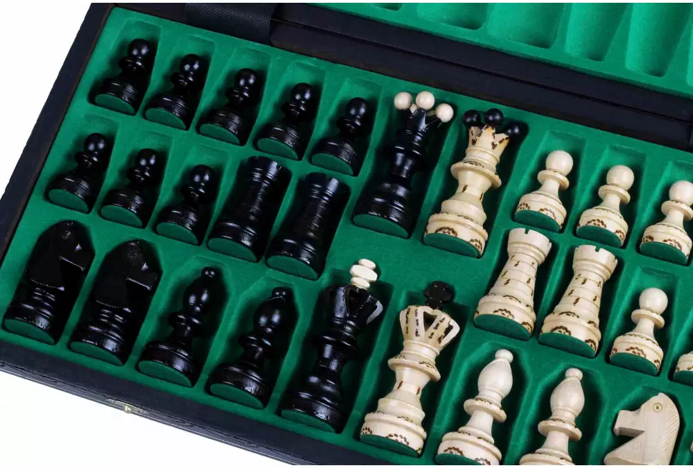 AMBASSADOR Chessmen New Line (55x55cm) color negro