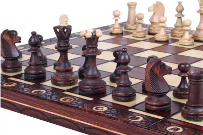 SENATOR Chessmen (42x42cm) - piezas de ajedrez clásicas de madera ideales para regalar