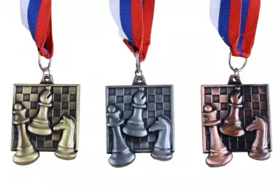 Medalla de ajedrez cuadrado - plata