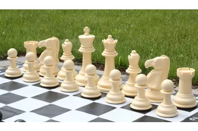 Pequeño juego de ajedrez y damas para exterior / jardín (rey 20 cm) - figuras + peones de damas + tablero de ajedrez