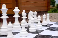 Figuras de plástico para ajedrez de exterior/jardín (altura del rey 74 cm)