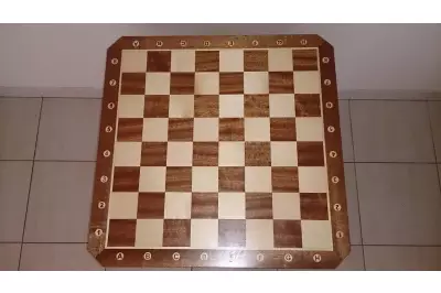Tablero de ajedrez sin figuras (altura 75 cm)