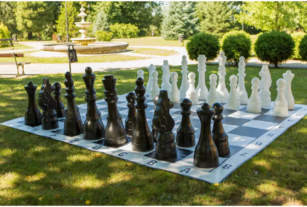 Figuras de plástico para ajedrez de exterior/jardín (altura del rey 105 cm)